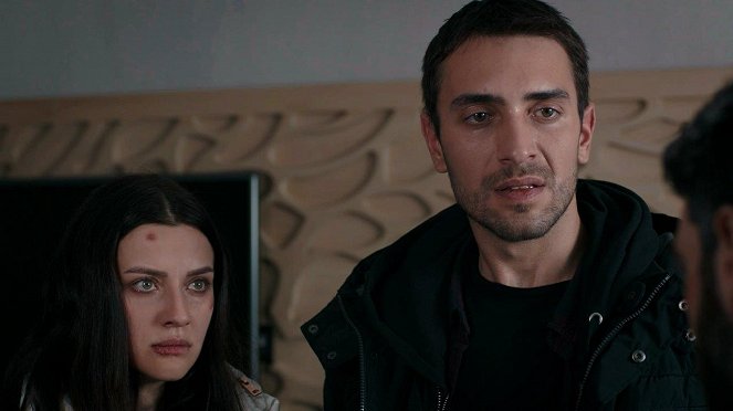Sen Anlat Karadeniz - Episode 6 - Kuvat elokuvasta - İrem Helvacıoğlu, Ulaş Tuna Astepe