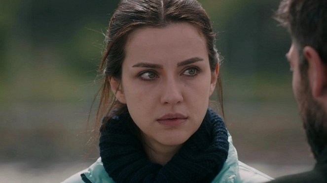 Lifeline - Episode 10 - Photos - İrem Helvacıoğlu