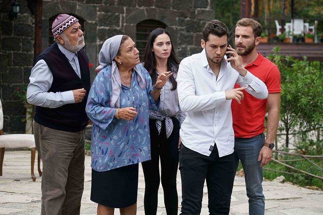 Sen Anlat Karadeniz - Episode 3 - Do filme - Sait Genay