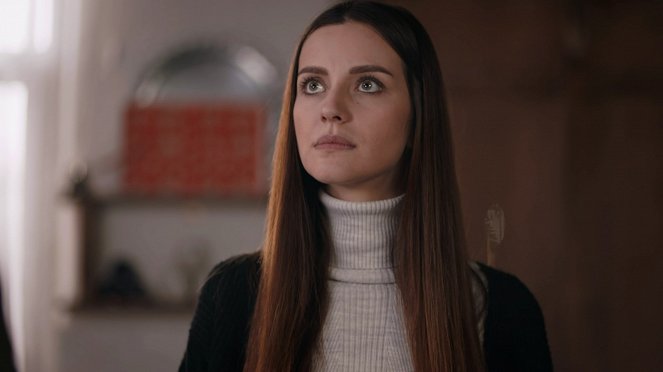 Lifeline - Episode 14 - Photos - İrem Helvacıoğlu