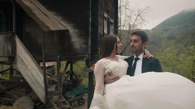 Sen Anlat Karadeniz - Episode 27 - De la película