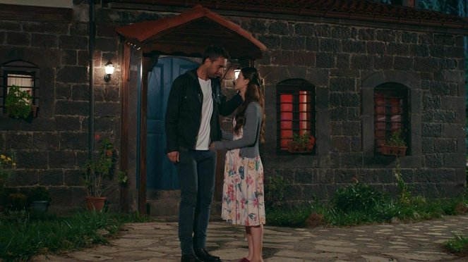 Sen Anlat Karadeniz - Season 3 - Episode 9 - De la película