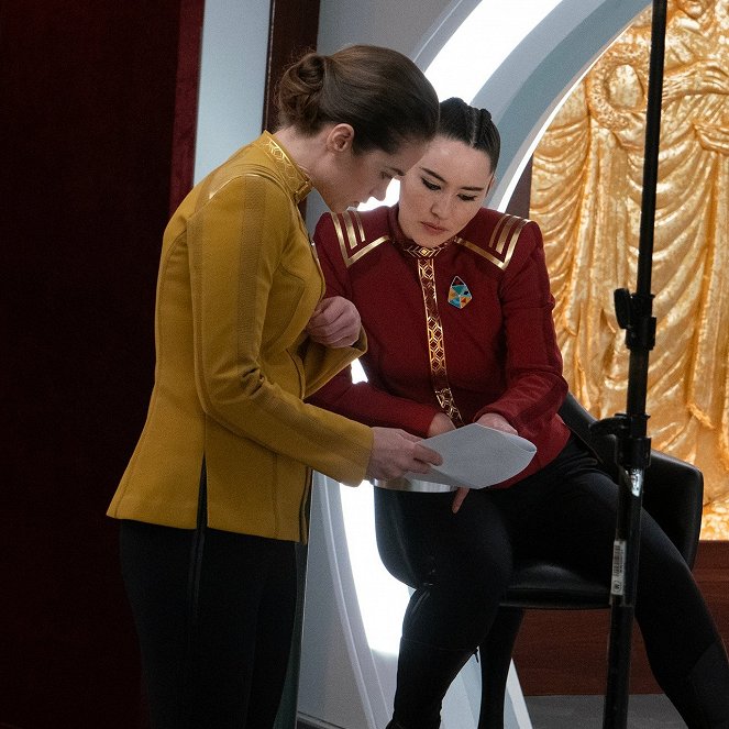 Star Trek: Strange New Worlds - Ad Astra per Aspera - Van de set - Melanie Scrofano, Christina Chong