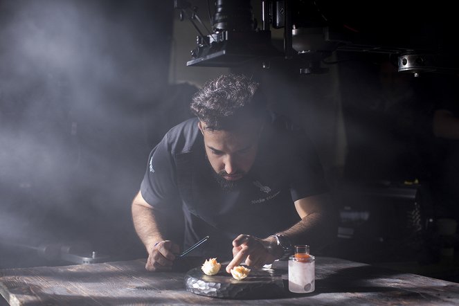 A konyhafőnök asztaláról - Vladimir Mukhin - Filmfotók