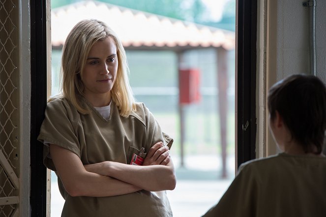 Orange Is the New Black - Season 4 - Work That Body for Me - Photos - Taylor Schilling