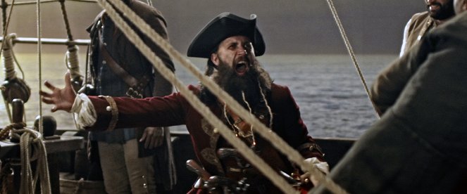 O Reino Perdido dos Piratas - Içando a bandeira preta - Do filme