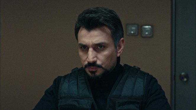 Kurtlar Vadisi: Pusu - Episode 21 - Z filmu - Cahit Kayaoğlu