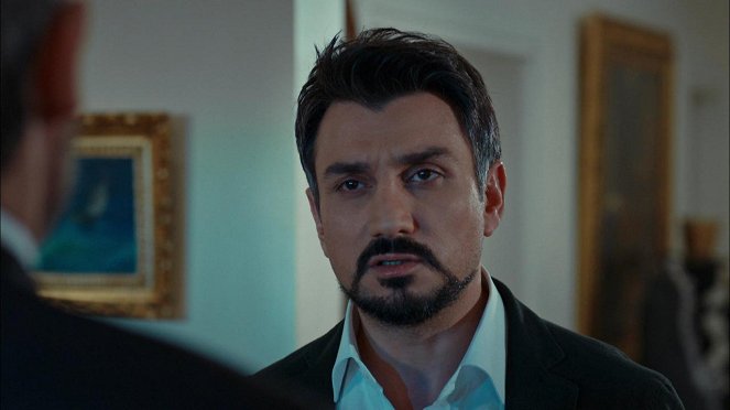 Kurtlar Vadisi: Pusu - Episode 22 - De la película - Cahit Kayaoğlu