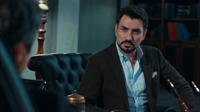 Kurtlar Vadisi: Pusu - Episode 23 - De la película - Cahit Kayaoğlu