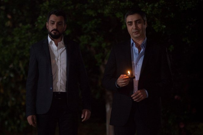 Kurtlar Vadisi: Pusu - Season 9 - Episode 33 - Z filmu - Cahit Kayaoğlu, Necati Şaşmaz
