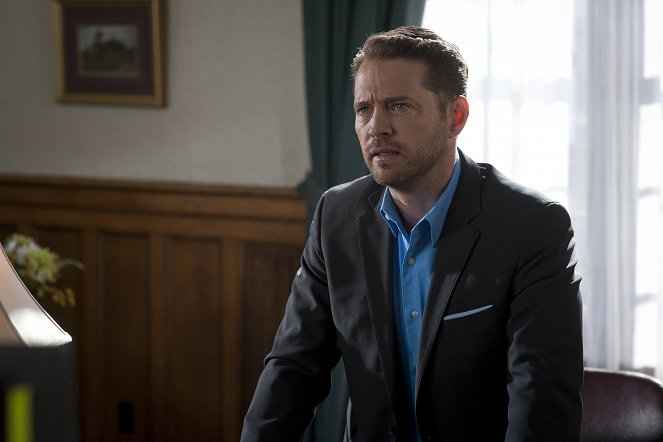 Call Me Fitz - Season 3 - Teetotal Recall - Photos - Jason Priestley