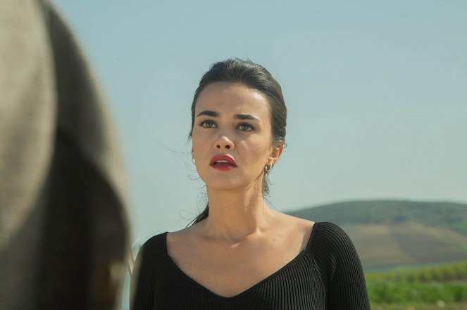 Bir Zamanlar Çukurova - Season 3 - Episode 28 - Z filmu - Hande Soral