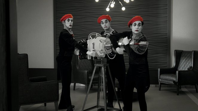 Odd Squad - Junge Agenten retten die Welt - Season 2 - Herzdame mit zwei Agents /​ Hinter feindlichen Pantomimen - Filmfotos