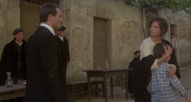 Il prefetto di ferro - De la película - Giuliano Gemma, Claudia Cardinale