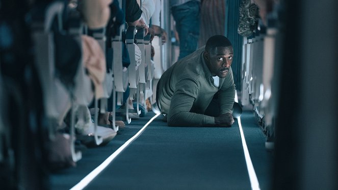 Az eltérített járat - Lövésünk sincs - Forgatási fotók - Idris Elba