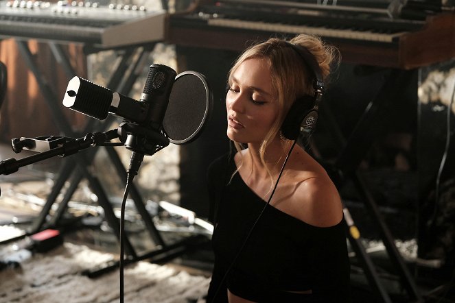 The Idol - Stars Belong to the World - Do filme - Lily-Rose Depp