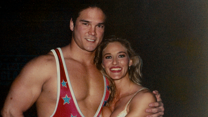 Muscles & Mayhem: An Unauthorized Story of American Gladiators - The Final Legacy - Van film