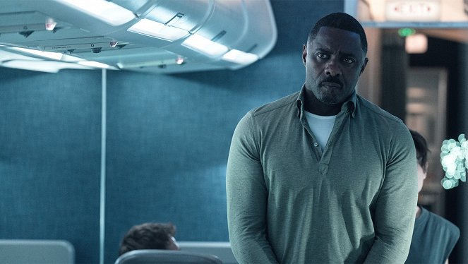 Únos letadla - Méně než hodina - Z filmu - Idris Elba