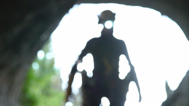 Mimo kontrolu - Thajsko: Pekelná jeskyně - Z filmu
