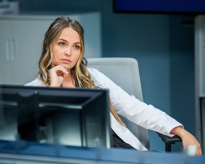 Grey's Anatomy - Season 19 - Happily Ever After? - Photos - Camilla Luddington