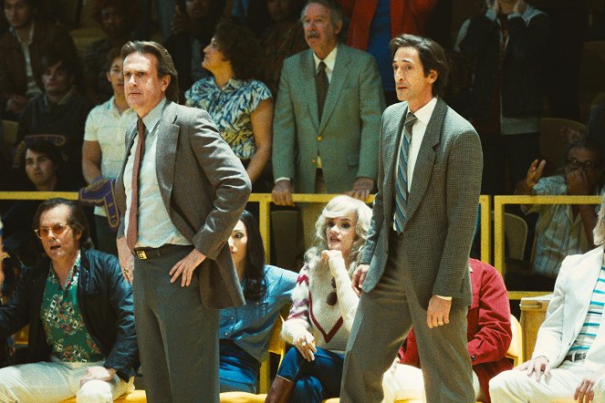 Winning Time: The Rise of the Lakers Dynasty - Season 2 - One Ring Don't Make a Dynasty - Photos - Jason Segel, Adrien Brody