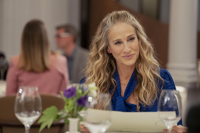 And Just Like That... - Season 2 - Met Cute - Photos - Sarah Jessica Parker