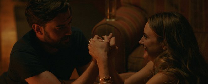 Podrabiani zakochani - Z filmu - Jack Whitehall, Shailene Woodley