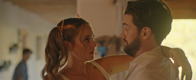 Robotok - Filmfotók - Shailene Woodley, Jack Whitehall