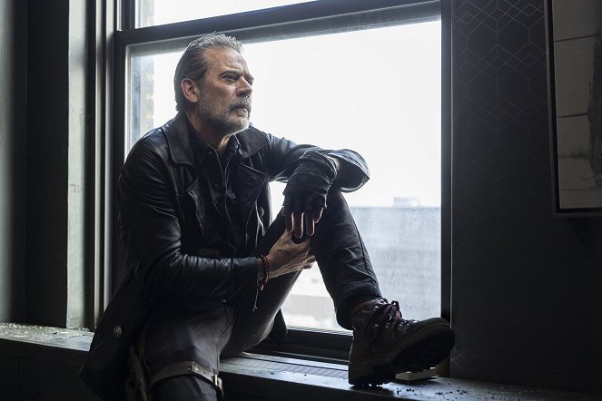 The Walking Dead: Dead City - People Are a Resource - Photos - Jeffrey Dean Morgan