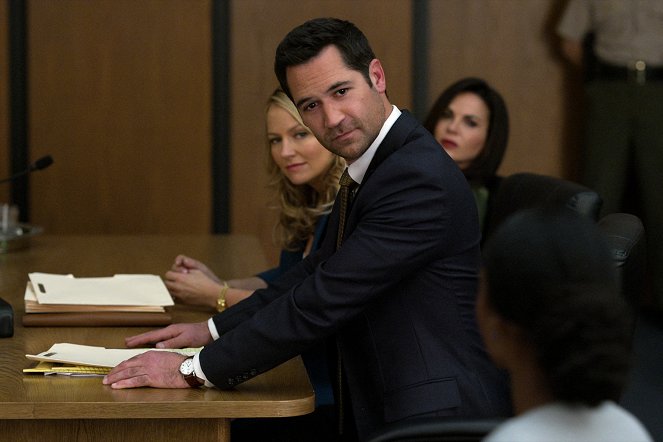 The Lincoln Lawyer - Conflicts - Photos