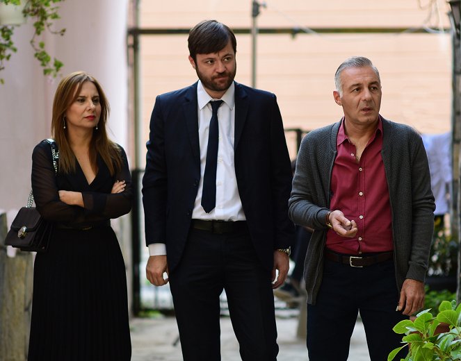 My Sweet Lie - Episode 18 - Photos - Sadi Celil Cengiz, Ahmet Saraçoğlu