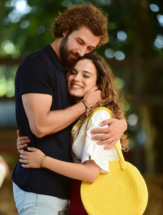 My Sweet Lie - Episode 13 - Photos - Furkan Palalı, Aslı Bekiroğlu