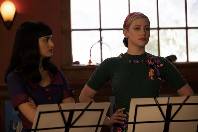 Riverdale - Season 7 - Chapter One Hundred Thirty-One: Archie the Musical - Photos - Camila Mendes, Lili Reinhart