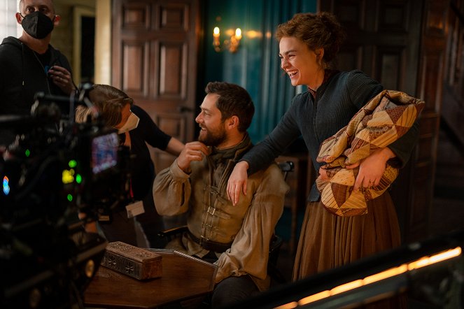 Outlander - Die Highland-Saga - The Happiest Place on Earth - Dreharbeiten - Richard Rankin, Sophie Skelton