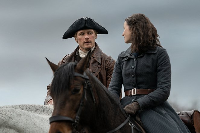 Outlander - Die Highland-Saga - The Happiest Place on Earth - Filmfotos - Sam Heughan, Caitríona Balfe