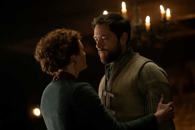 Outlander - The Happiest Place on Earth - Photos - Richard Rankin