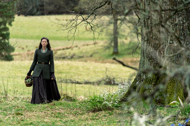 Outlander - Die Highland-Saga - The Happiest Place on Earth - Filmfotos - Caitríona Balfe