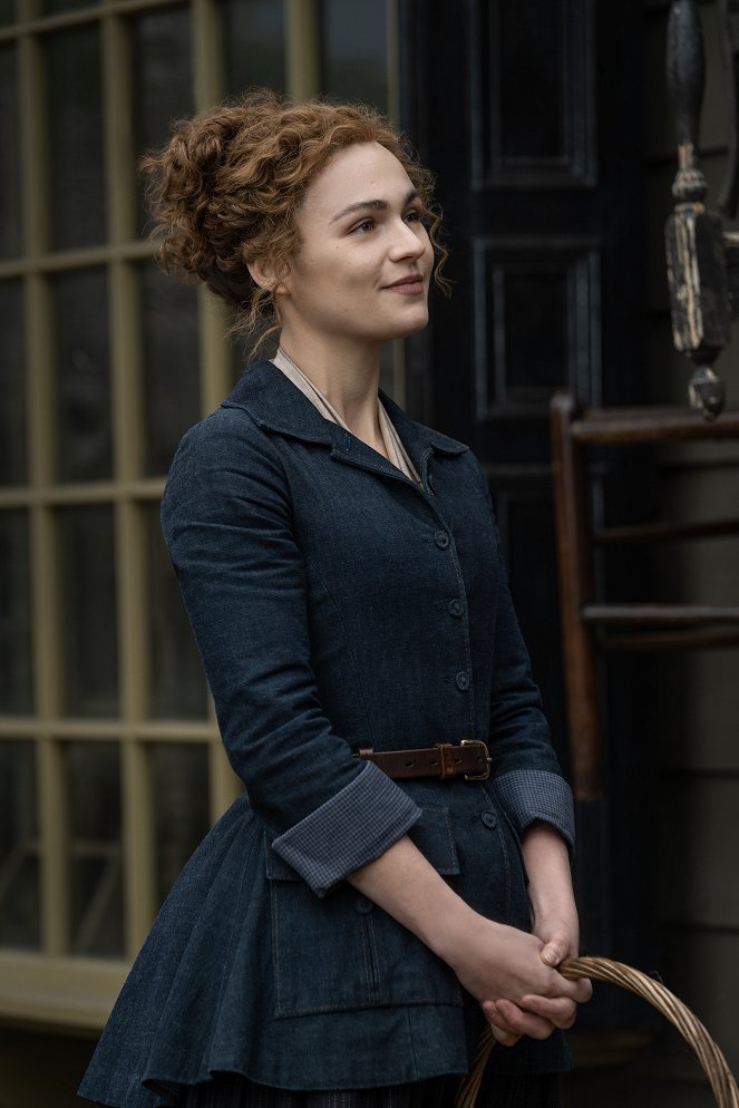 Outlander - The Happiest Place on Earth - Photos - Sophie Skelton