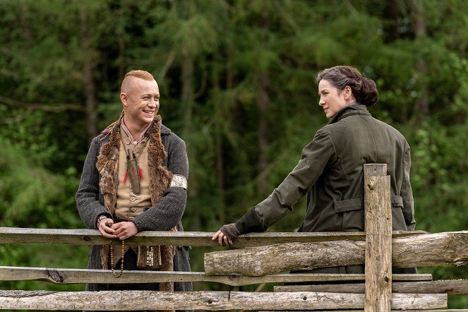 Outlander - Die Highland-Saga - Death Be Not Proud - Dreharbeiten - John Bell, Caitríona Balfe