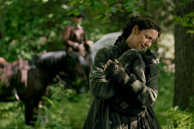 Outlander - Die Highland-Saga - Death Be Not Proud - Filmfotos - Caitríona Balfe