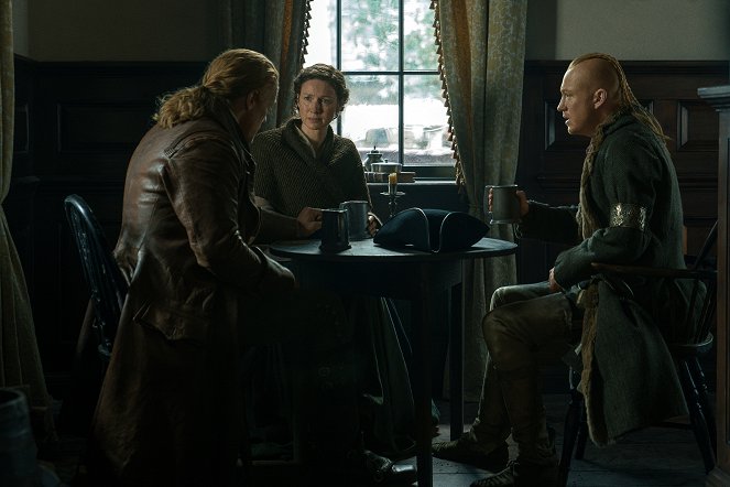 Outlander - Die Highland-Saga - A Most Uncomfortable Woman - Filmfotos - Caitríona Balfe, John Bell