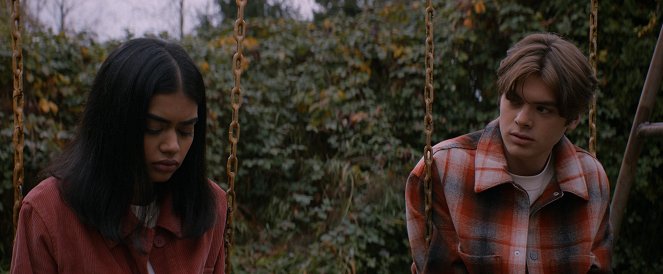 It Lives Inside - Filmfotos - Megan Suri, Gage Marsh