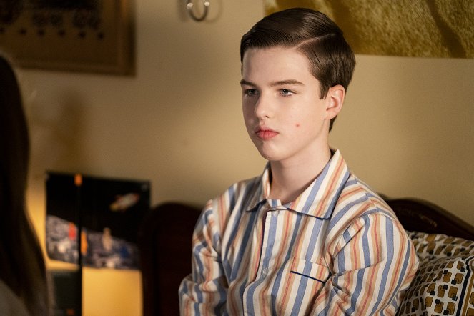 Young Sheldon - Season 5 - A Clogged Pore, a Little Spanish and the Future - Photos