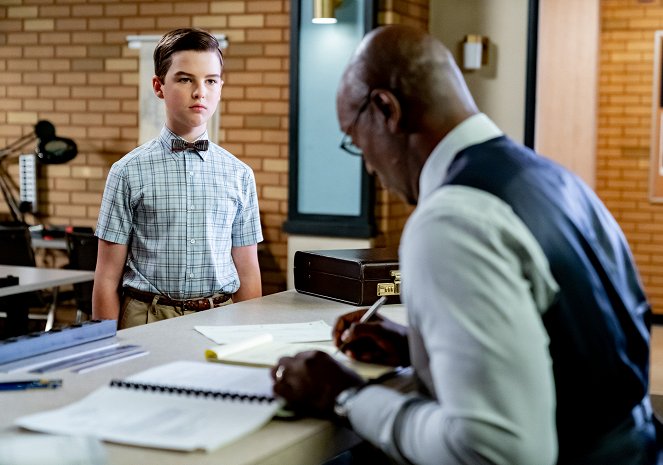 Young Sheldon - Season 5 - An Introduction to Engineering and a Glob of Hair Gel - Photos