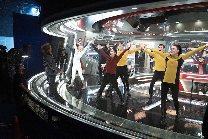 Star Trek: Neznáme svety - Podpriestorová rapsódia - Z nakrúcania - Jess Bush, Christina Chong, Anson Mount, Paul Wesley, Rebecca Romijn
