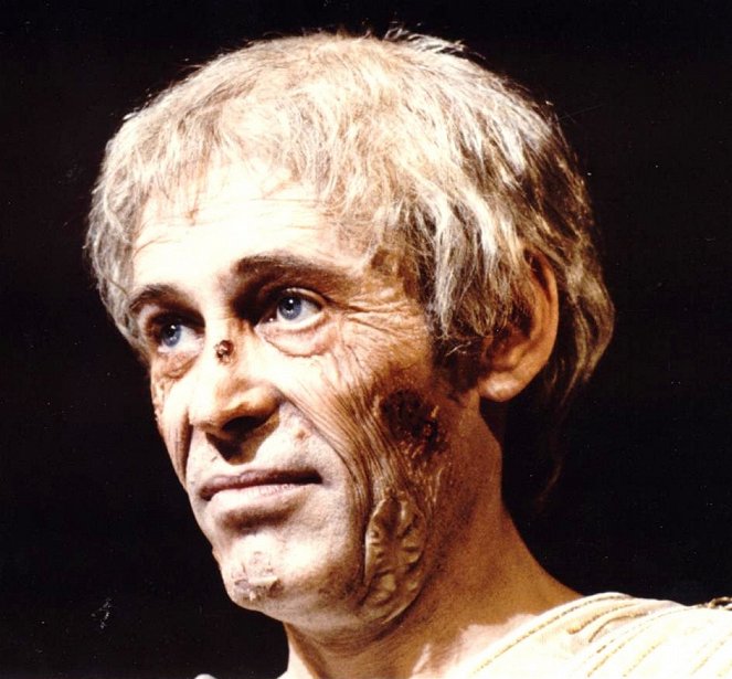 Caligula - Photos - Peter O'Toole