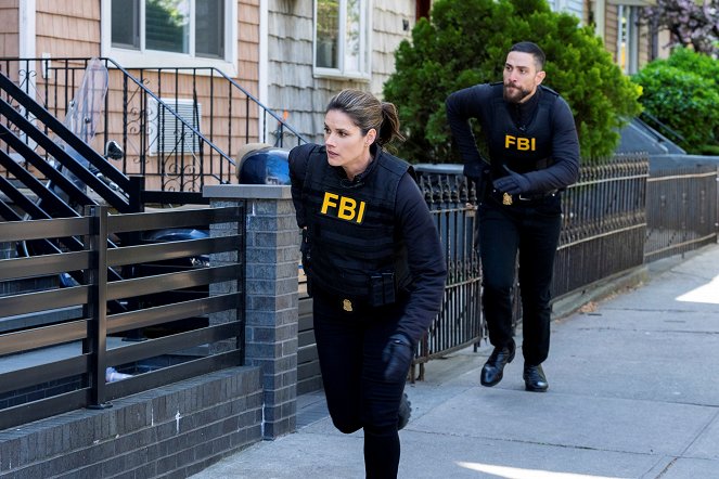 FBI: Special Crime Unit - Torn - Photos