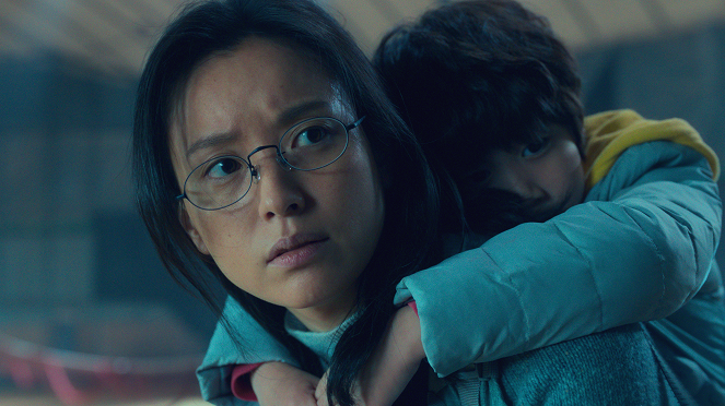 Moving - Booyang: Family Support, Levitation - Kuvat elokuvasta