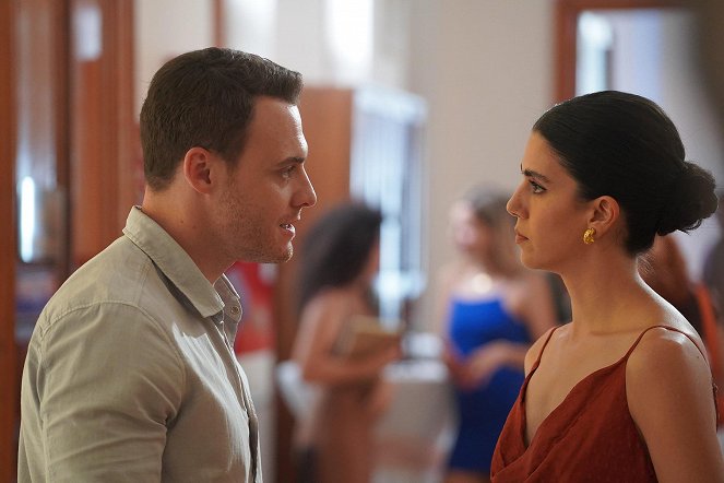 Ya Çok Seversen - Episode 7 - Photos - Kerem Bürsin