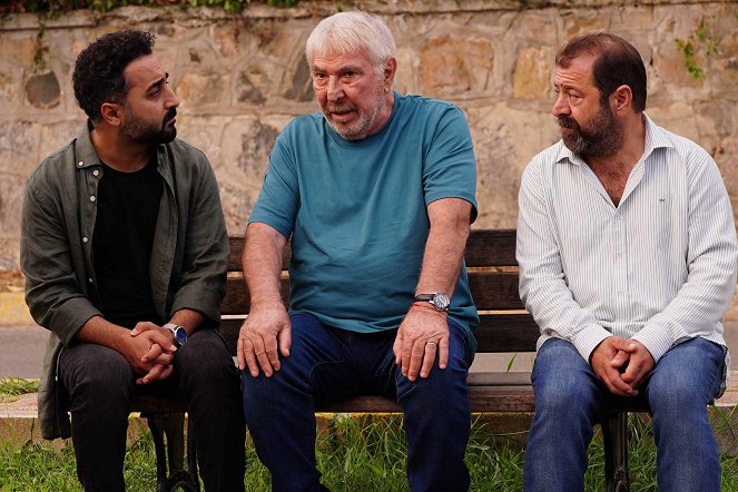 Benim Güzel Ailem - Episode 9 - Photos - Onur Buldu, Erdal Özyağcılar, Erdem Akakçe